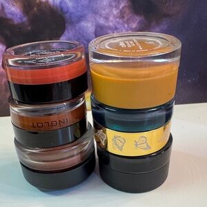 Mixed brand bundle of cream liners